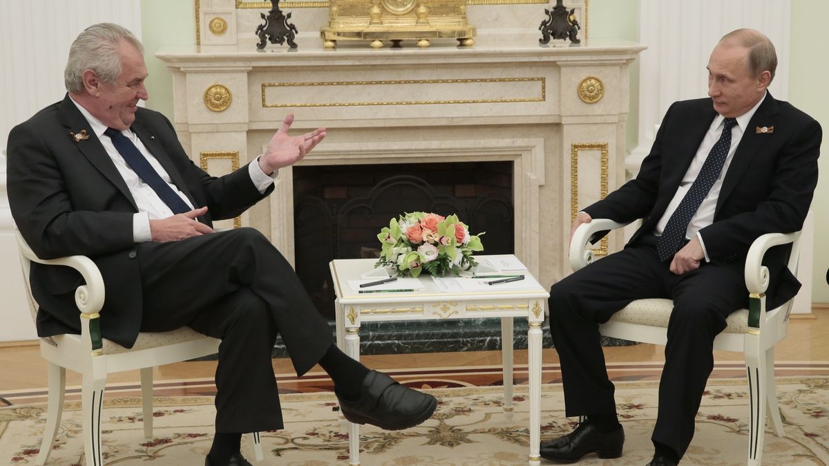 Havel meidet Putin, Zeman wird von russischen Machthabern anerkannt, heißt es im Protokoll